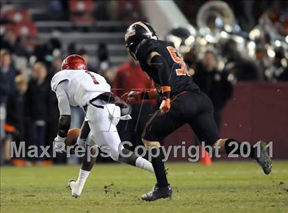 Thumbnail 3 in Hoover vs. Prattville (AHSAA 6A Final)  photogallery.