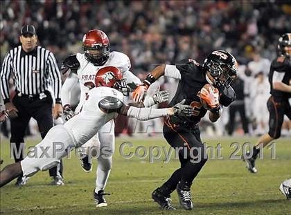 Thumbnail 3 in Hoover vs. Prattville (AHSAA 6A Final)  photogallery.