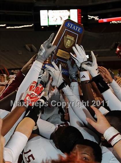 Thumbnail 3 in Hoover vs. Prattville (AHSAA 6A Final)  photogallery.