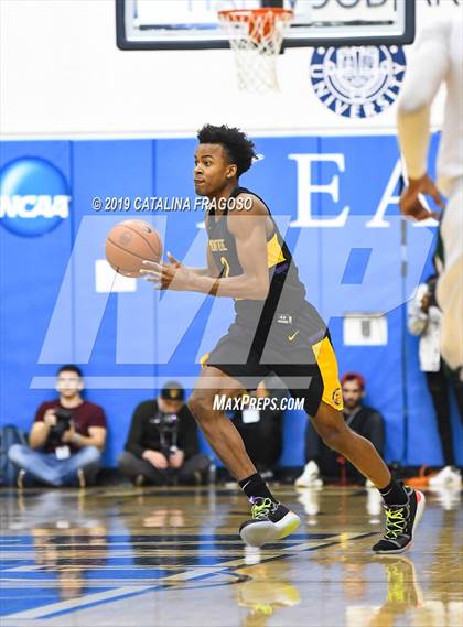 Thumbnail 2 in Montverde Academy vs Roselle Catholic (Metro Classic) photogallery.