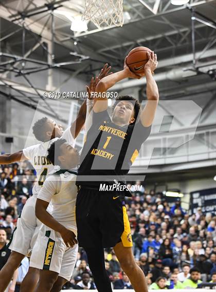 Thumbnail 2 in Montverde Academy vs Roselle Catholic (Metro Classic) photogallery.