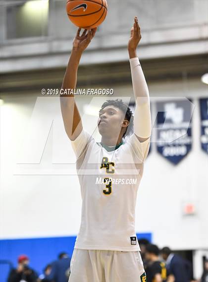 Thumbnail 2 in Montverde Academy vs Roselle Catholic (Metro Classic) photogallery.