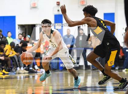 Thumbnail 3 in Montverde Academy vs Roselle Catholic (Metro Classic) photogallery.
