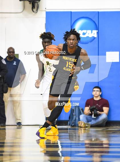 Thumbnail 1 in Montverde Academy vs Roselle Catholic (Metro Classic) photogallery.