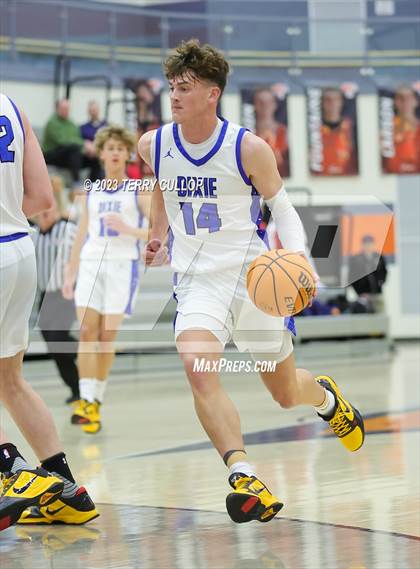 Thumbnail 2 in Dixie vs. Herriman (Falcon Classic) photogallery.