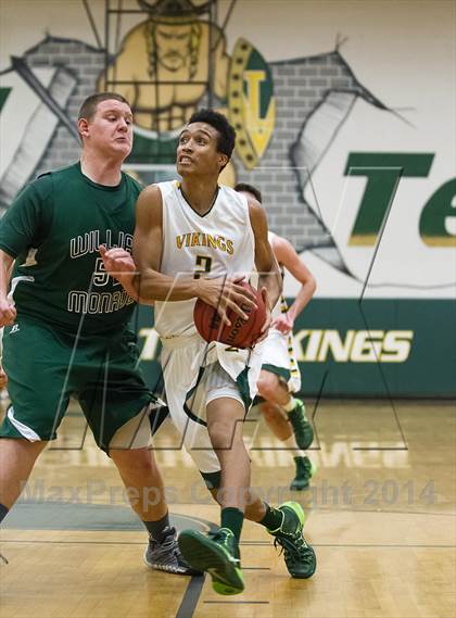 Thumbnail 1 in Monroe vs. Loudoun Valley (VHSL 3A Conference 28 Final) photogallery.