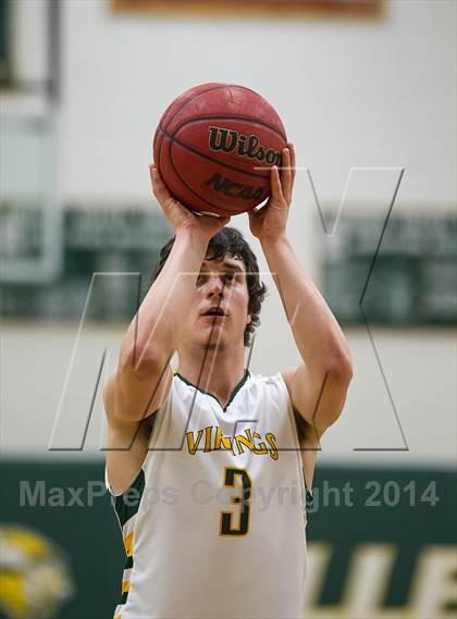 Thumbnail 3 in Monroe vs. Loudoun Valley (VHSL 3A Conference 28 Final) photogallery.