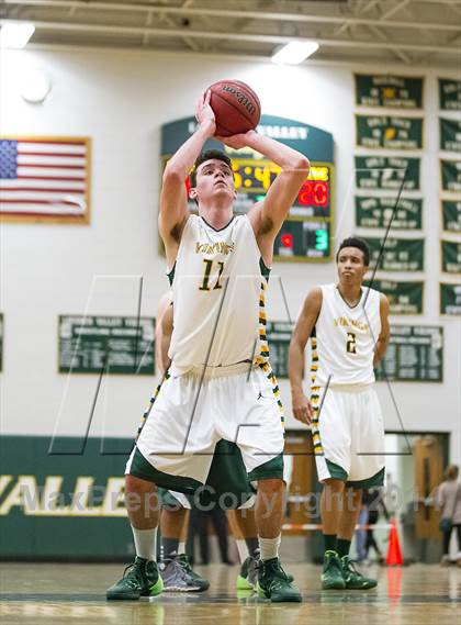 Thumbnail 1 in Monroe vs. Loudoun Valley (VHSL 3A Conference 28 Final) photogallery.