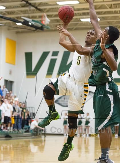 Thumbnail 3 in Monroe vs. Loudoun Valley (VHSL 3A Conference 28 Final) photogallery.
