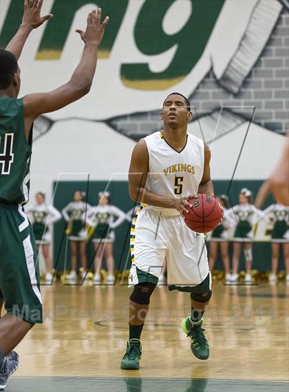 Thumbnail 2 in Monroe vs. Loudoun Valley (VHSL 3A Conference 28 Final) photogallery.