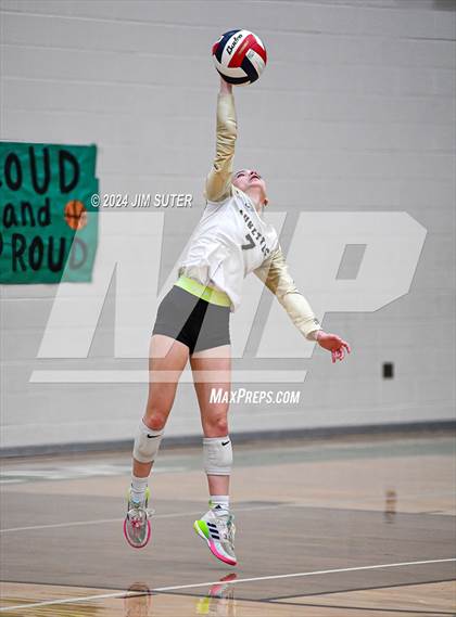 Thumbnail 1 in Round Top-Carmine vs Richards (UIL Volleyball 1A Region III Final) photogallery.