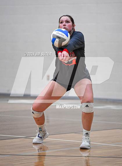 Thumbnail 1 in Round Top-Carmine vs Richards (UIL Volleyball 1A Region III Final) photogallery.