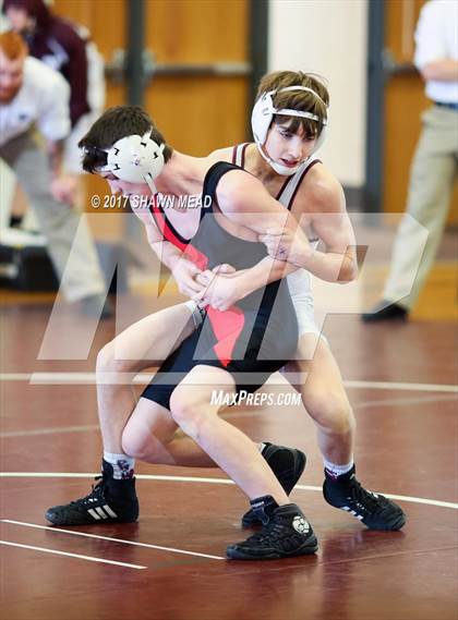 Thumbnail 3 in MHSAA Division 4 Playoffs photogallery.