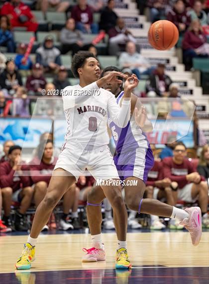Thumbnail 3 in Southampton vs Catholic Central (NYSPHSAA Class B Semifinal)  photogallery.