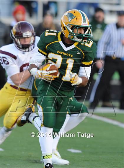 Thumbnail 2 in Stevenson vs. Loyola Academy photogallery.