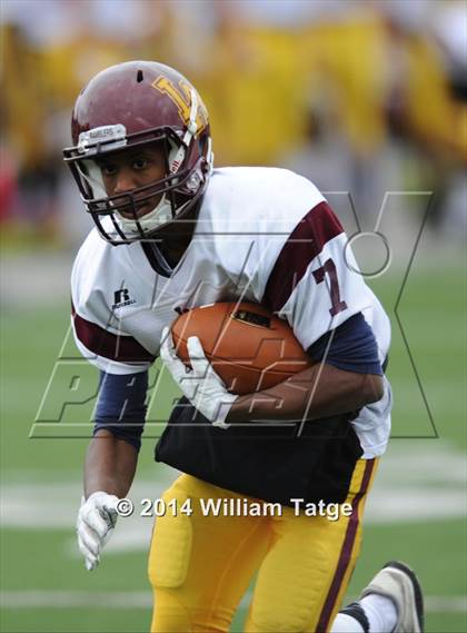Thumbnail 2 in Stevenson vs. Loyola Academy photogallery.