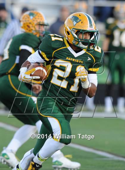 Thumbnail 1 in Stevenson vs. Loyola Academy photogallery.