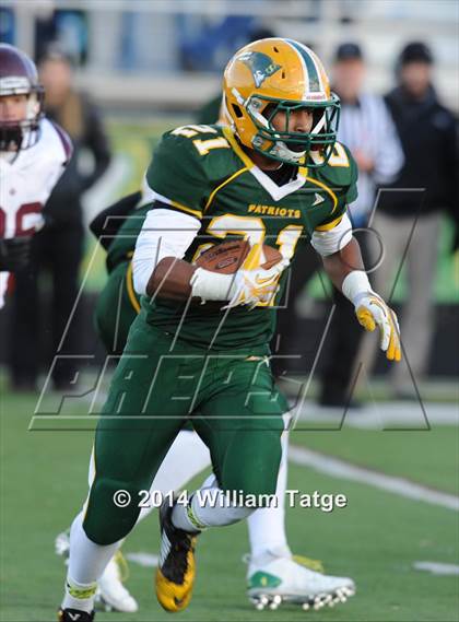 Thumbnail 3 in Stevenson vs. Loyola Academy photogallery.