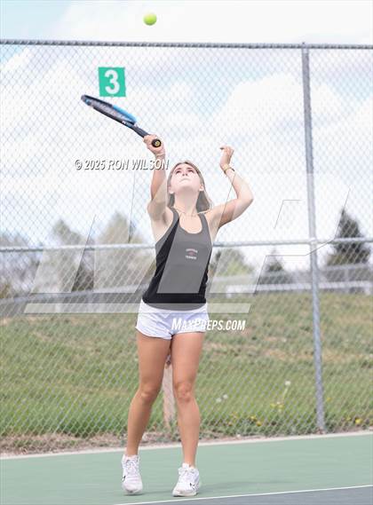 Thumbnail 2 in CHSAA 5A Region 4 Tournament photogallery.