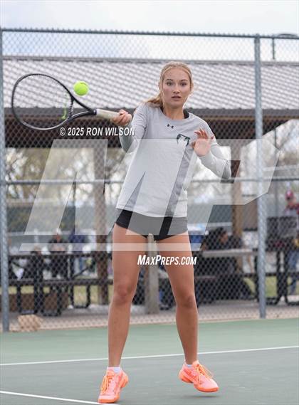 Thumbnail 2 in CHSAA 5A Region 4 Tournament photogallery.