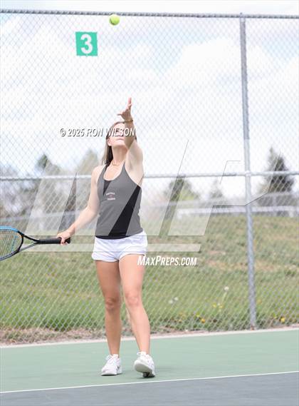 Thumbnail 1 in CHSAA 5A Region 4 Tournament photogallery.