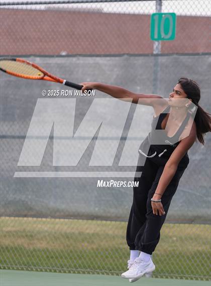 Thumbnail 1 in CHSAA 5A Region 4 Tournament photogallery.