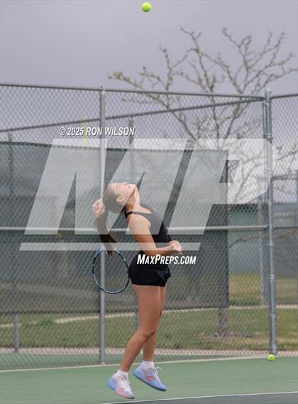 Thumbnail 2 in CHSAA 5A Region 4 Tournament photogallery.