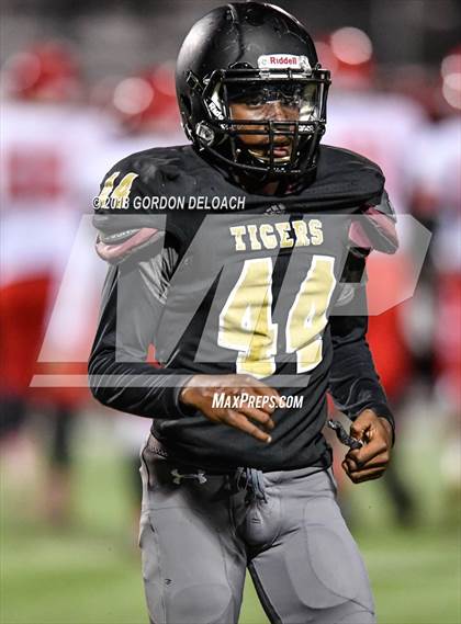 Thumbnail 1 in JV: Cedar Hill (Red) vs Mansfield (Gold) photogallery.