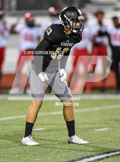 Thumbnail 2 in Cedar Hill (Red) vs Mansfield (Gold) photogallery.