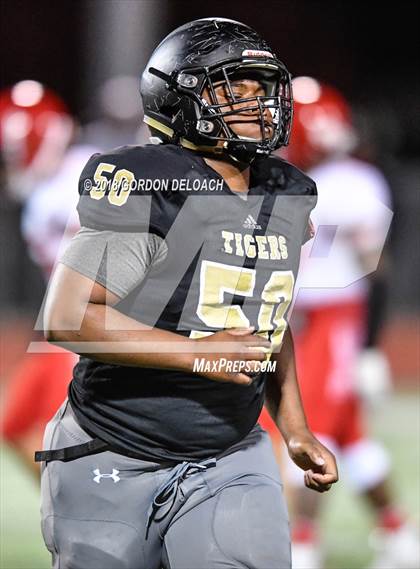 Thumbnail 1 in Cedar Hill (Red) vs Mansfield (Gold) photogallery.