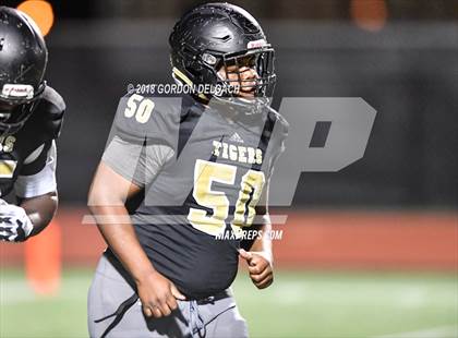 Thumbnail 3 in Cedar Hill (Red) vs Mansfield (Gold) photogallery.