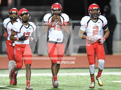 Thumbnail 2 in Cedar Hill (Red) vs Mansfield (Gold) photogallery.