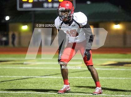 Thumbnail 3 in Cedar Hill (Red) vs Mansfield (Gold) photogallery.