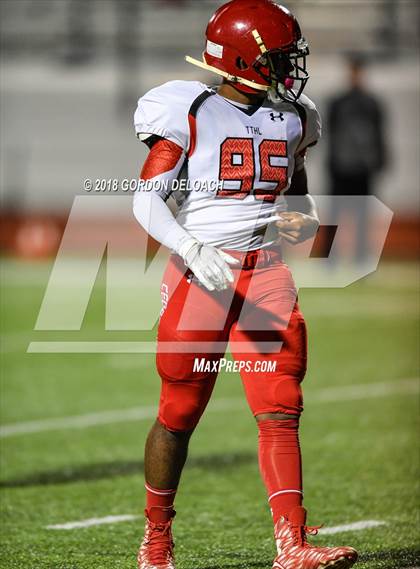 Thumbnail 3 in JV: Cedar Hill (Red) vs Mansfield (Gold) photogallery.