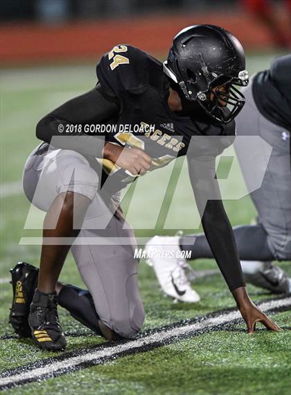 Thumbnail 3 in Cedar Hill (Red) vs Mansfield (Gold) photogallery.