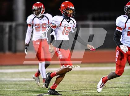 Thumbnail 3 in JV: Cedar Hill (Red) vs Mansfield (Gold) photogallery.