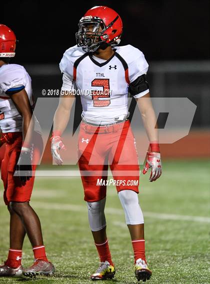 Thumbnail 2 in Cedar Hill (Red) vs Mansfield (Gold) photogallery.