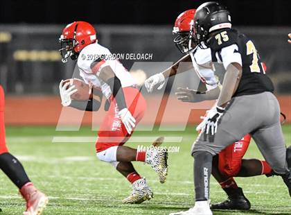 Thumbnail 3 in JV: Cedar Hill (Red) vs Mansfield (Gold) photogallery.