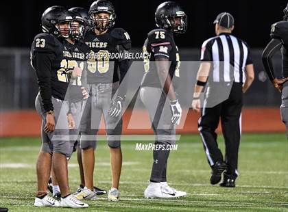 Thumbnail 3 in Cedar Hill (Red) vs Mansfield (Gold) photogallery.