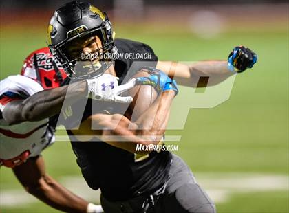 Thumbnail 2 in Cedar Hill (Red) vs Mansfield (Gold) photogallery.