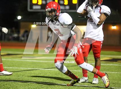 Thumbnail 1 in Cedar Hill (Red) vs Mansfield (Gold) photogallery.