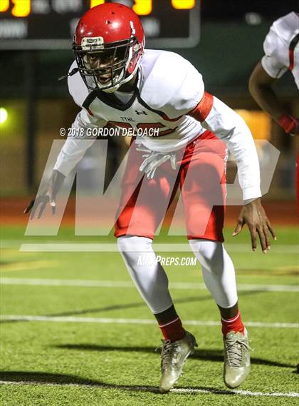 Thumbnail 1 in JV: Cedar Hill (Red) vs Mansfield (Gold) photogallery.