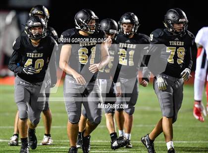 Thumbnail 3 in Cedar Hill (Red) vs Mansfield (Gold) photogallery.