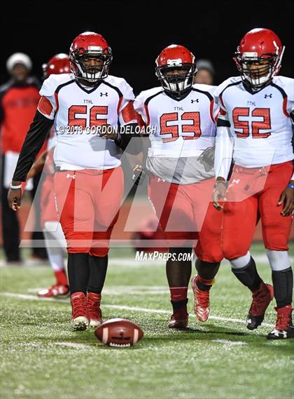 Thumbnail 3 in JV: Cedar Hill (Red) vs Mansfield (Gold) photogallery.