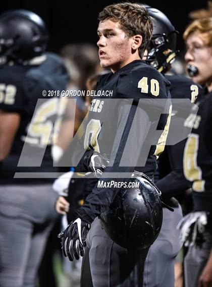 Thumbnail 3 in Cedar Hill (Red) vs Mansfield (Gold) photogallery.