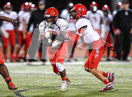 Thumbnail 2 in Cedar Hill (Red) vs Mansfield (Gold) photogallery.