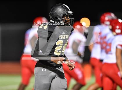 Thumbnail 2 in Cedar Hill (Red) vs Mansfield (Gold) photogallery.