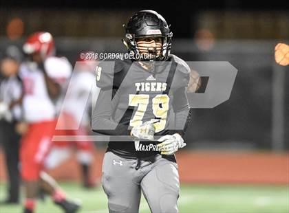Thumbnail 3 in Cedar Hill (Red) vs Mansfield (Gold) photogallery.