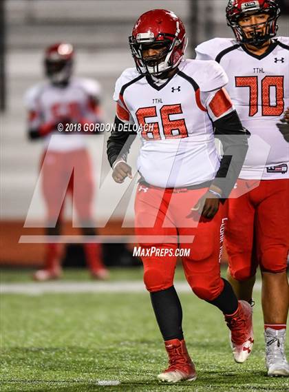 Thumbnail 3 in JV: Cedar Hill (Red) vs Mansfield (Gold) photogallery.