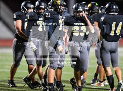 Thumbnail 3 in Cedar Hill (Red) vs Mansfield (Gold) photogallery.